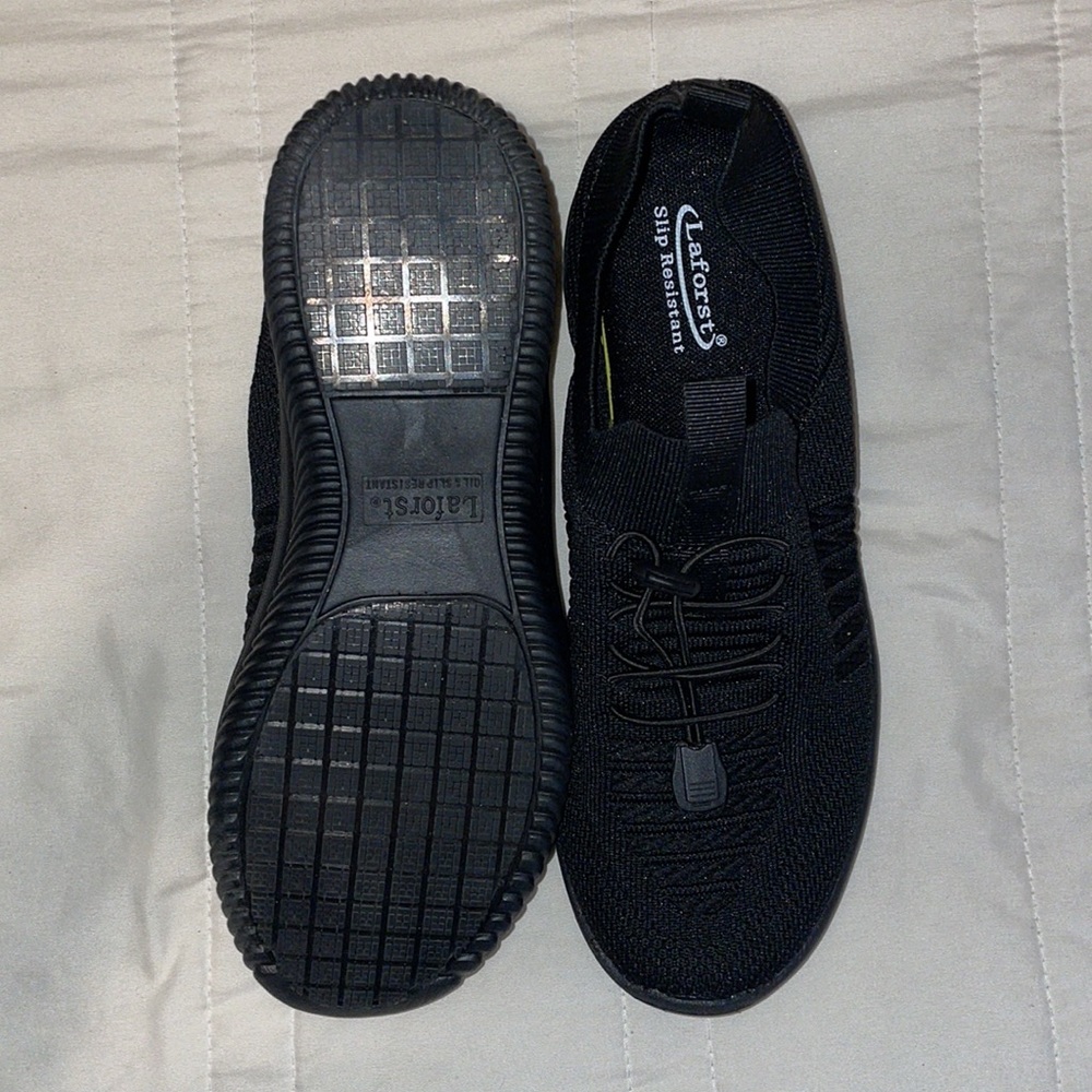 Non-Slip Resistant Shoes - Picture 2 of 4